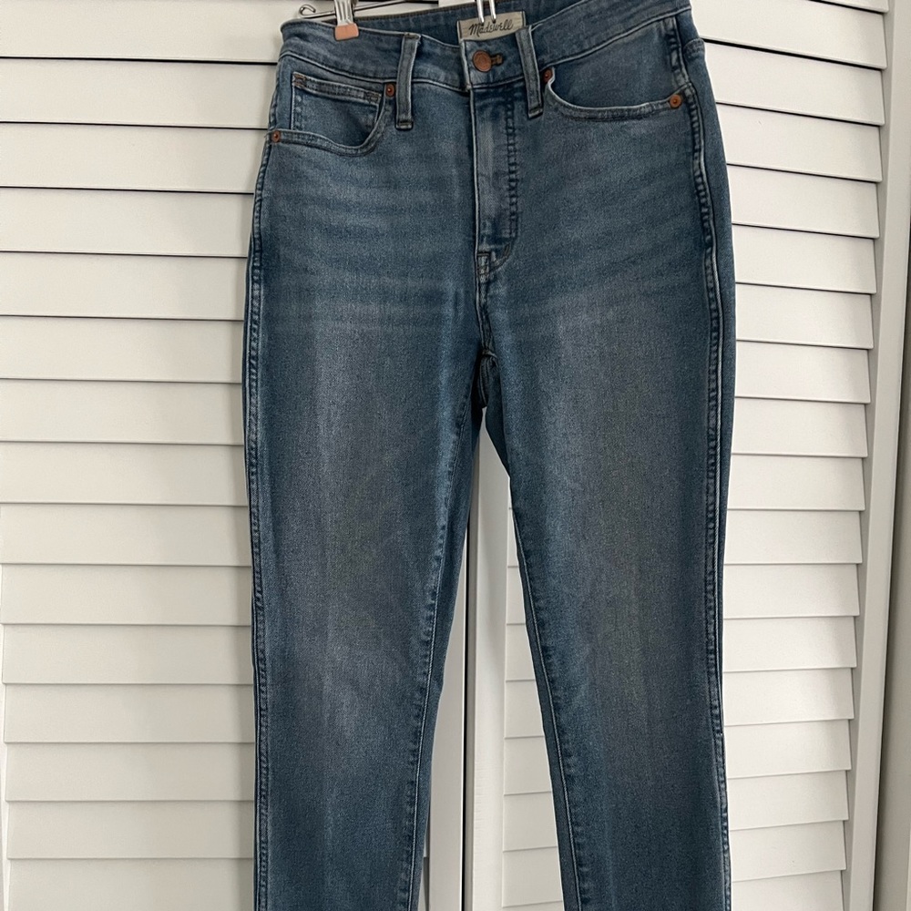 Curvy High-Rise Skinny Jeans in Ainsworth Wash: Raw-Hem Edition